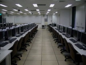 70405 多媒體網路電腦教室